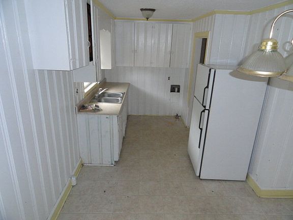 2nd image of 2000 Glenhaven Ln