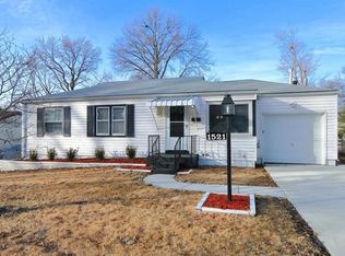 1521 Comet Dr, Saint Louis, MO 63137
