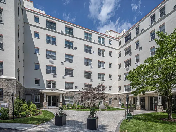 3 Stoneleigh Plaza #3E, Bronxville, NY 10708