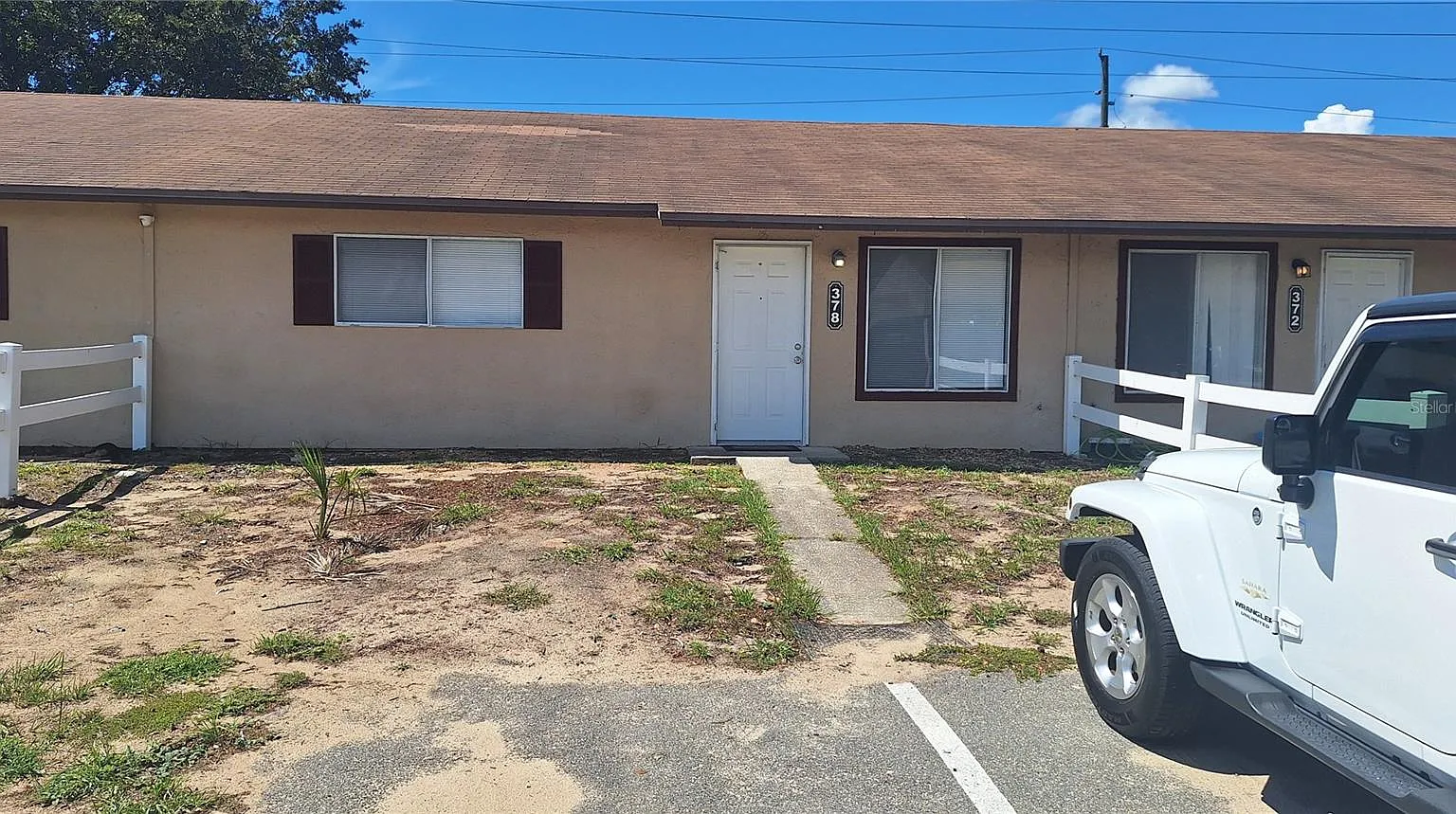 3 bed, 2.0 bath, 1140 sqft, $1,600 — Photo 2