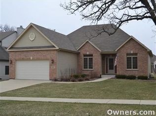 646 Ridgewood Dr, Antioch, IL 60002