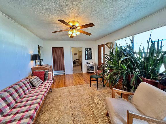 5th image of 609 W Galveston St