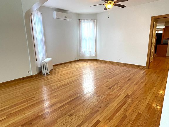 3rd image of 3228 N Kostner Ave #1