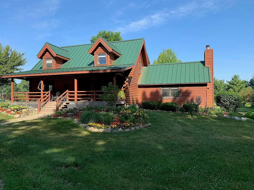 728 Tucker Ln photo 1