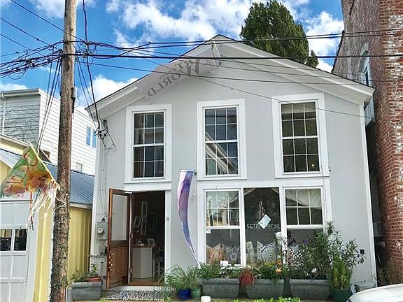 2nd image of 11 Grand St