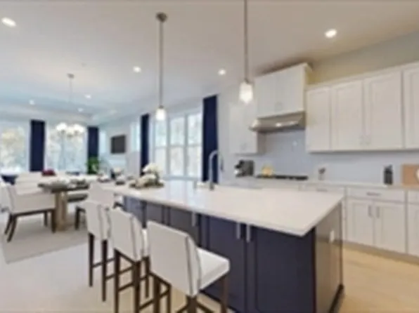 24 Barnes Blvd #35, Hudson, MA 01749