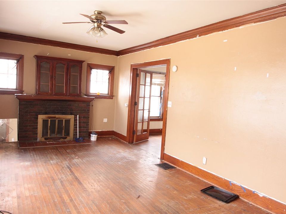 2nd image of 826 S Float Ave