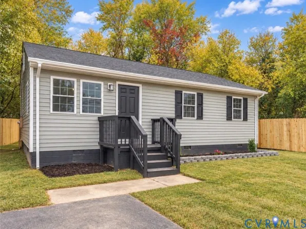 524 Saint Matthew St, Petersburg, VA 23803
