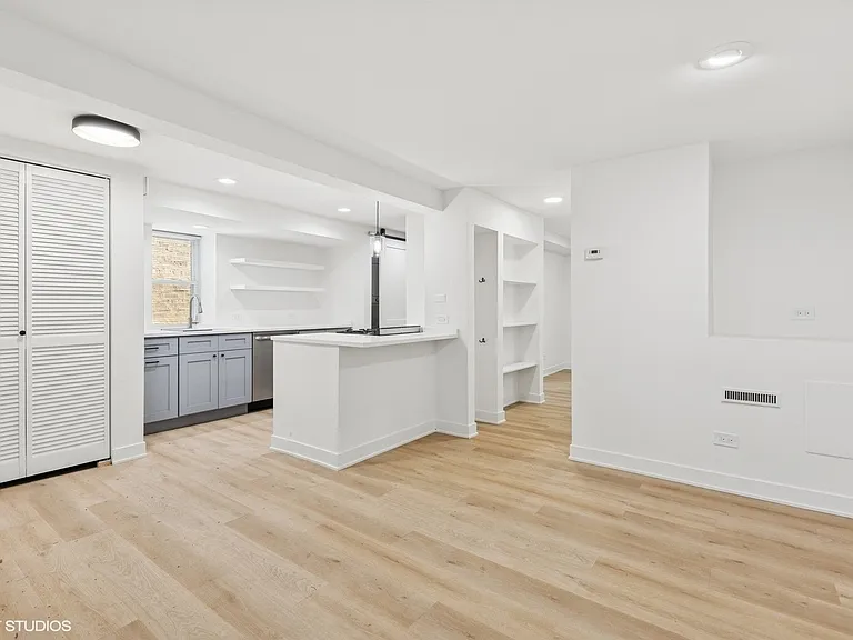 2839 N Christiana Ave #B — Photo 6