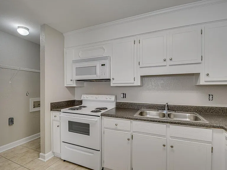 Wheeler Woods Apartments — Photo 30