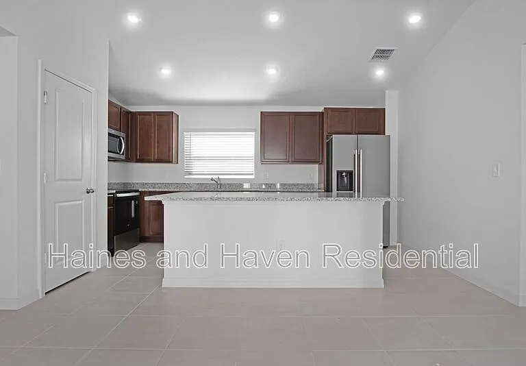 3139 Cedar Crossing Blvd — Photo 2