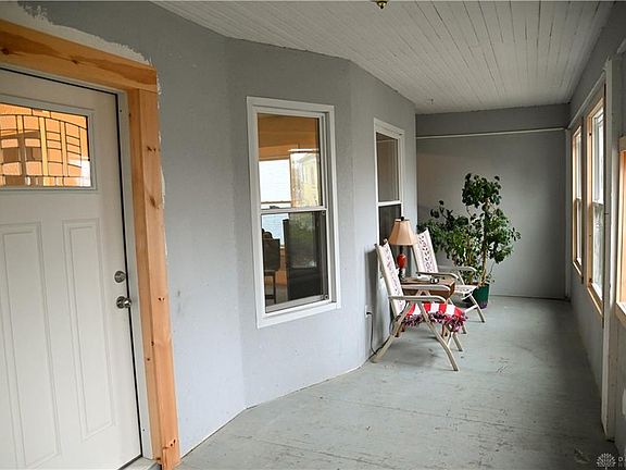 5th image of 532 E 3rd St