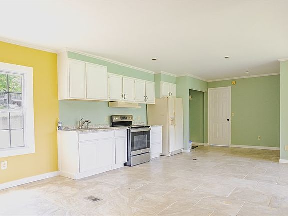 4th image of 1614 Ponderosa Dr