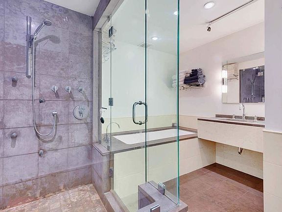 5th image of 12 E 14th St APT 4C