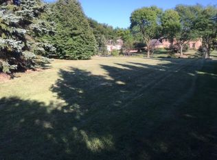 8171 Lake Ridge Dr, Burr Ridge, IL 60527