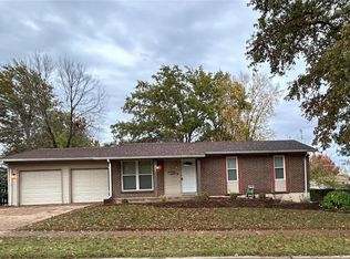 1955 Flordawn Dr, Florissant, MO 63031