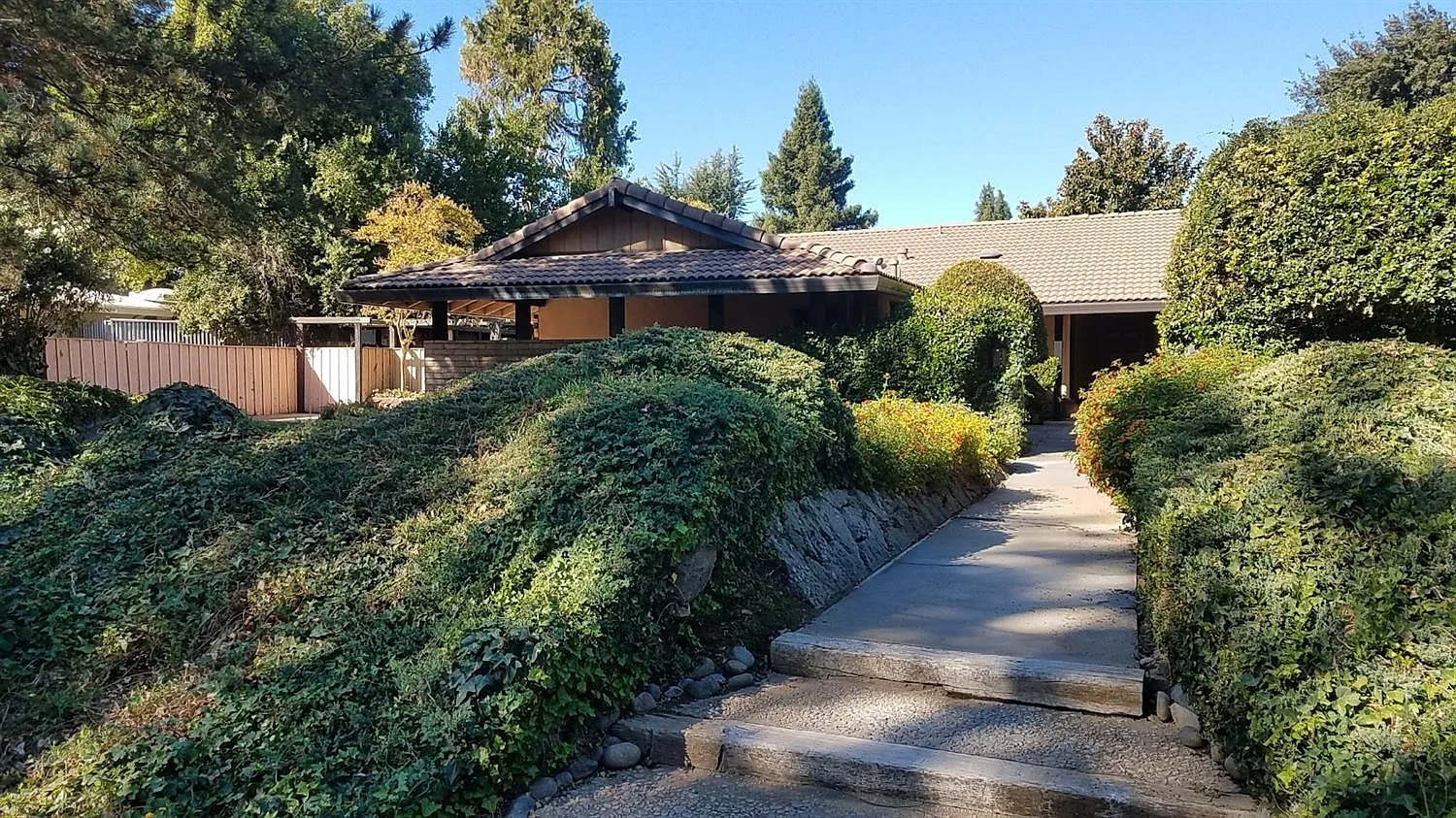 1217 Highland Ave photo 1