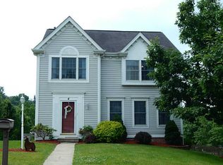 4 Countryside Ct, Canonsburg, PA 15317