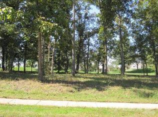 5529 S Dunrobin Dr, Springfield, MO 65809