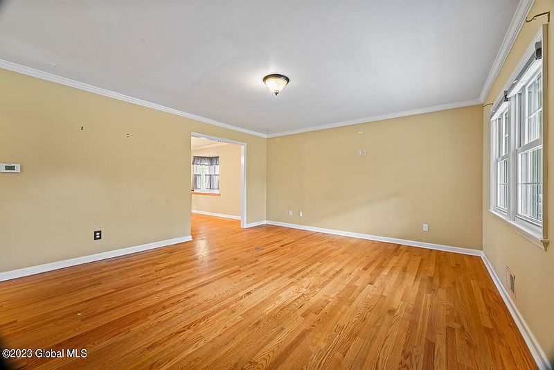 4th image of 2241 Niskayuna Dr Drive