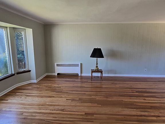 3rd image of 1 Rosewood Dr