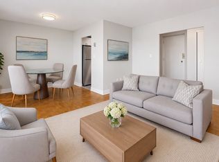 330 Queen Elizabeth Driveway, Ottawa, ON K1S3M9