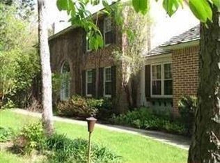 W8861 Deer Run Trl, Cambridge, WI 53523