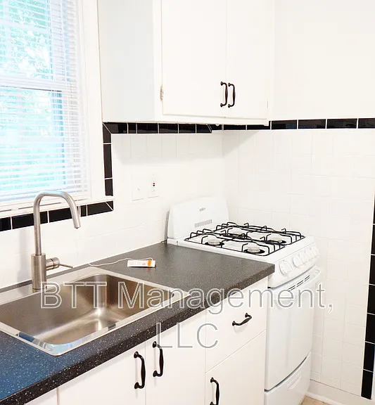 8107 Greenwood Ave #2 — Photo 16