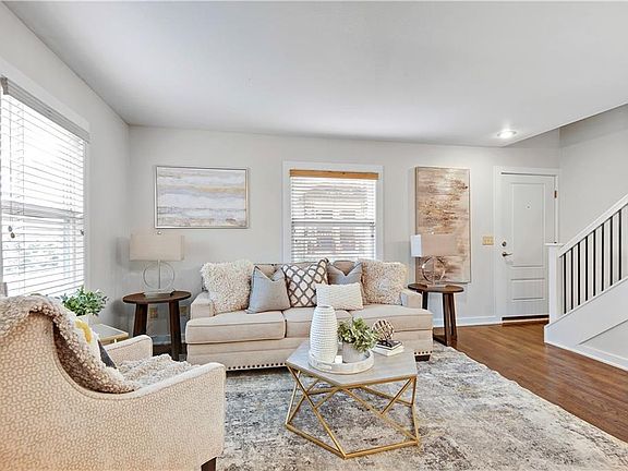 4th image of 4536 Jefferson St APT 8B