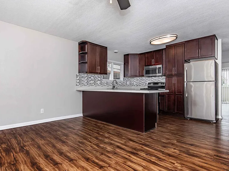 4401 Central Ave — Photo 111