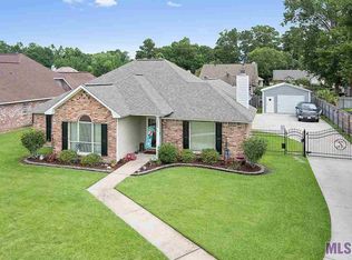 1453 Cottonwood Dr, Denham Springs, LA 70726