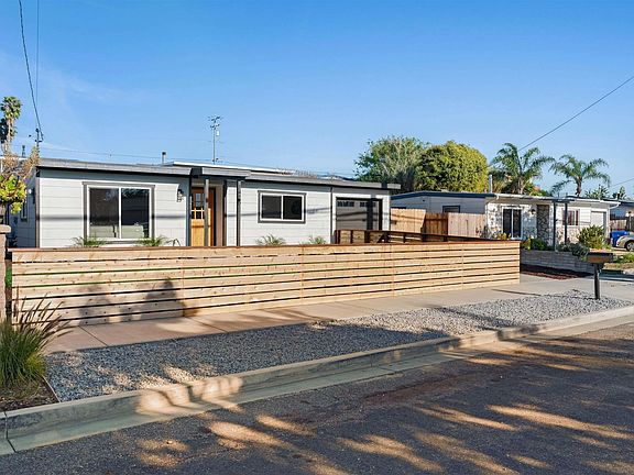 4th image of 1426 Santa Rosa St