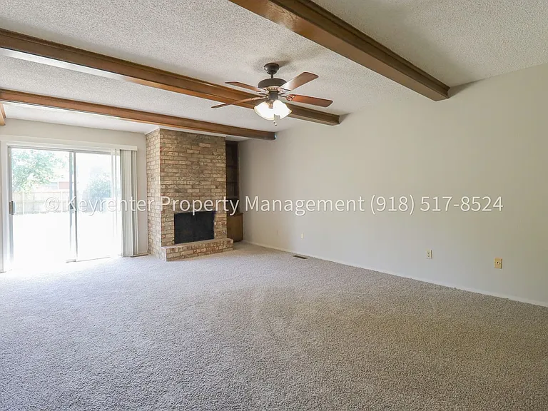 6135 - 6137 S Troost Ave Duplex — Photo 15