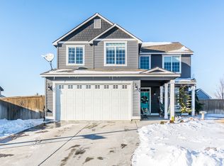 9507 Cadboro Dr, Pasco, WA 99301