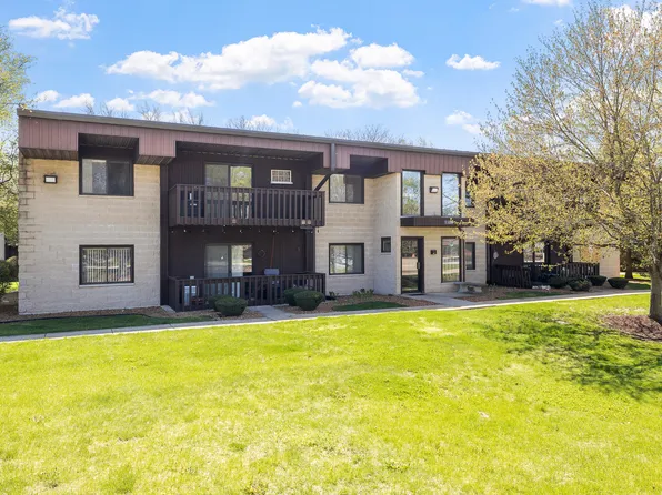 1109 E Division St APT 2A, Lockport, IL 60441