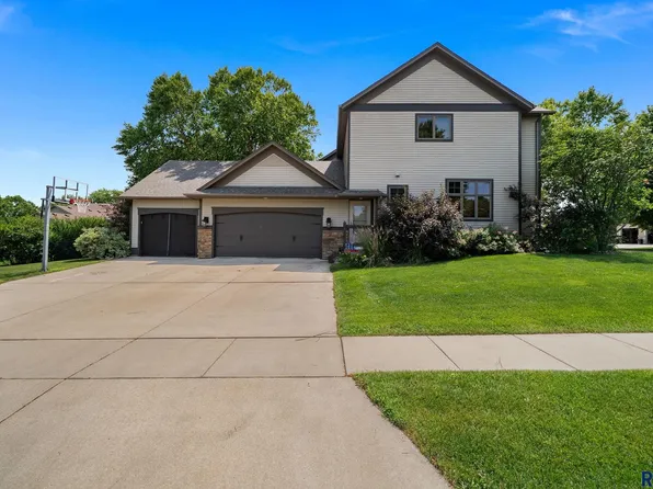 1600 S Parkview Blvd, Brandon, SD 57005