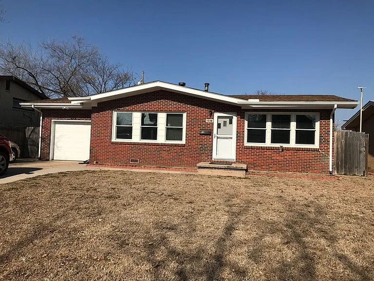 1238 E Fortuna St — Photo 1