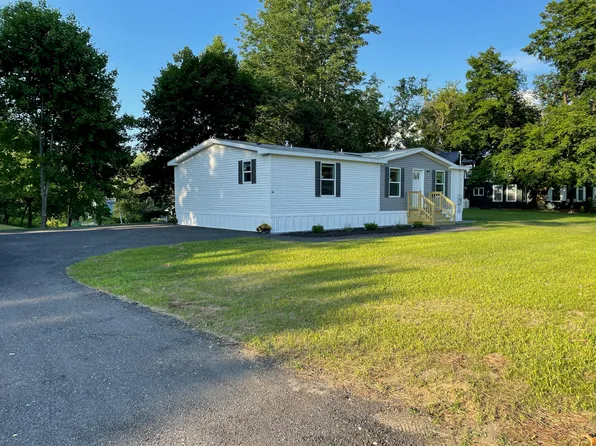44 Western Avenue, Fairfield, ME 04937