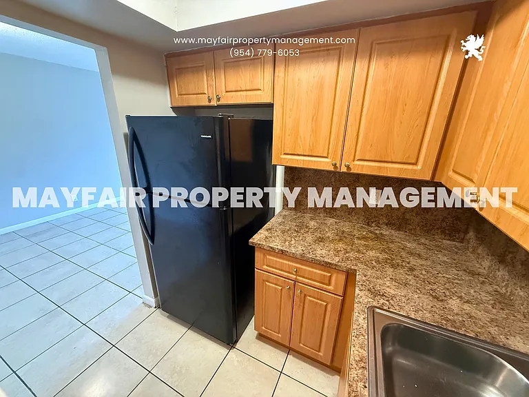401 NW 43rd St — Photo 6