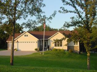 2619 Canterbury Rd, Muscatine, IA 52761