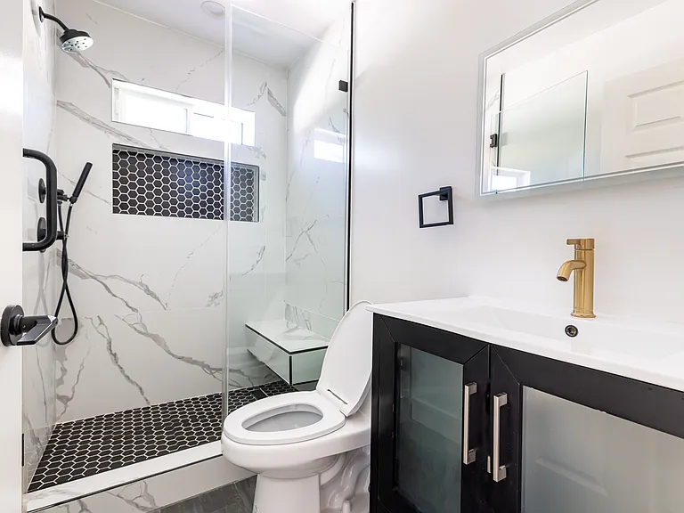 9738 N Lemona Ave — Photo 16