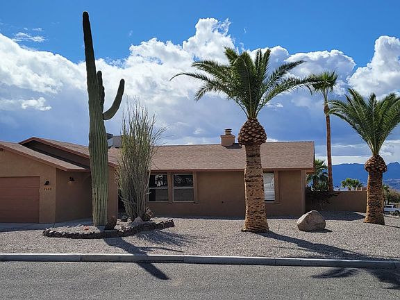 Nice private corner lot