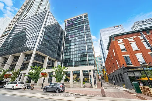 30 Wellington St E #901 Photo 1