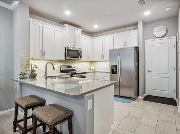 3432 Becker Dr, Denton, TX 76207
