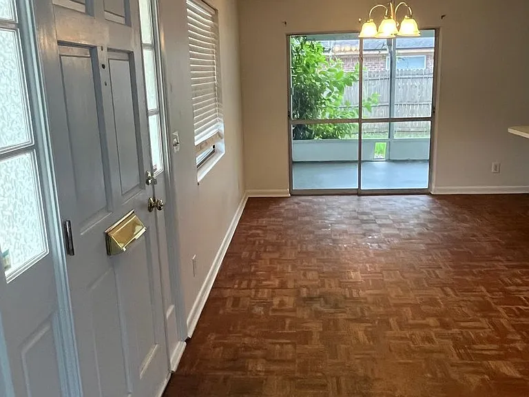 1116 Palisades Dr — Photo 3