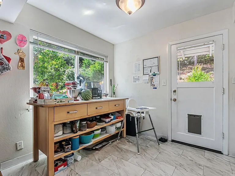 2050 Donald Dr — Photo 7