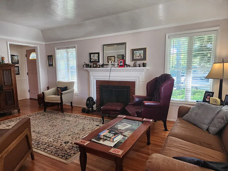 10758 Farragut Dr — Photo 5