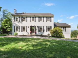 2 Alpine Dr, Hopewell Junction, NY 12533