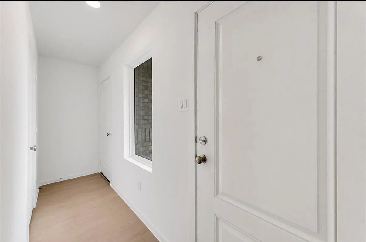 3 bed, 2.0 bath, $1,700 — Photo 2