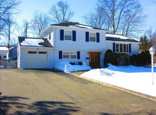 170 Fieldcrest Rd, Parsippany, NJ 07054